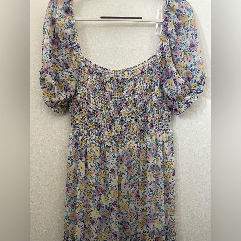 Floral Maxi Dress with Puffed Sleeves- Size 14 - Picture 5 of 8